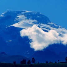 Volcan Cayambe seen from the village Cayambe